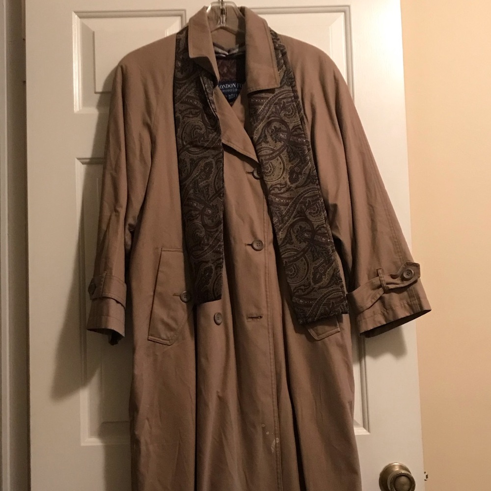 London Fog khaki trench coat w/paisley scarf; 6P